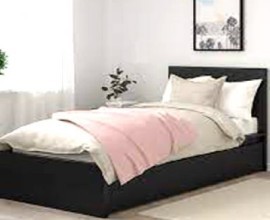 Luxusní, prostorná postel z masivu + kvalitní zdravotní matrace